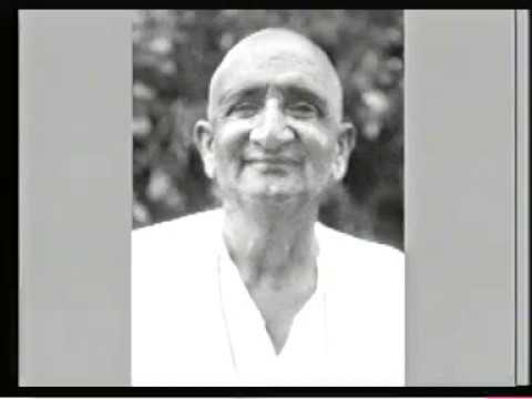 Sw Ramdas, Mother Krishnabai and Sw Satchidananda at Anandashram