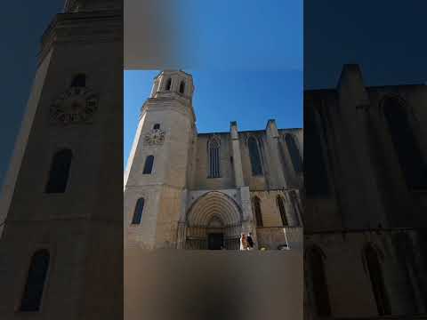 29. Spainలో 11 & 18 Centuries మధ్యలో కట్టిన పెద్ద Church || Girona Cathedral Spain #shorts #spain