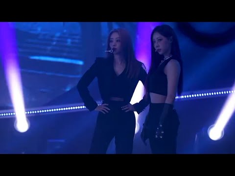 Okay, but these Sua and Handong's deadly looks while performing MAISON🔥🔥