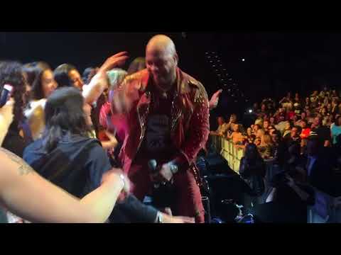 Dancing with Flo Rida on stage!!! - Low