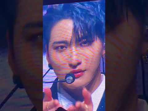 Oh my Goddd🫰🏼😳  #seonghwa #ateez #ateezworldtour2022