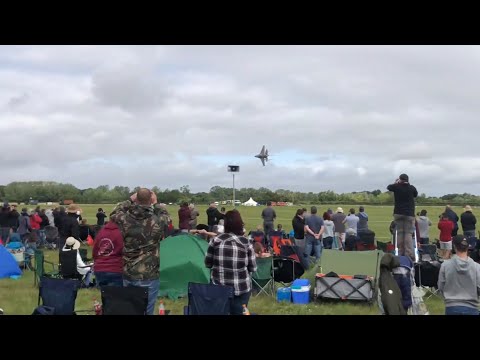 INCREDIBLE F-16 TAKEOFF