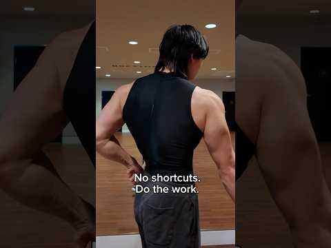 Jujutsu Kaisen IRL: Toji Fushiguro’s shoulder workout