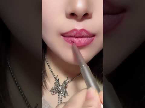 Lipstick tutorial for newbies 🥰 #makeup #tiktok #makeuptutorial #makeuphacks #shorts #asmr #newyear