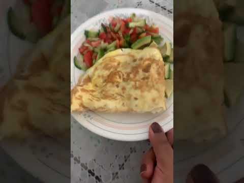 Breakfast ready omlate with green salads #asmr