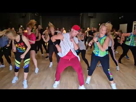 Zumba fitness - Esta Vida (Salsa remix) Farruko & Marlon Fernandez