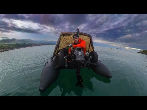 Sleeping On A Tiny Inflatable Boat in the Sea • Alone