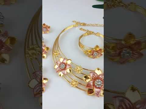 High Quality 18K Gold Plated Fashion Jewelry Set Flower Earrings Bracelet Necklace Ring 4PCS