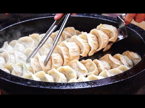 Pan-Fried Bun And Fried Dumpling / 上海生煎包、鍋貼(臨江街排隊美食) - Taiwanese Street Food