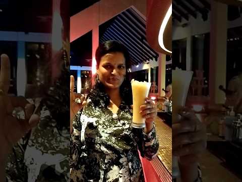 pina colada 🍷🌴#famous drink #maldives #shortvideo #piñacolada #shorts