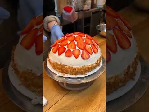 Strawberry shortcake #subscribe #cake #dessert #shortvideo #food #desset #chocolatechannel #cooking