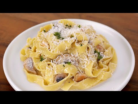 Easy Fettuccine Alfredo from your Favorite Restaurant!