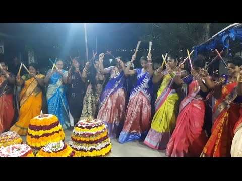 Saddula Bathukamma celebrations #vasanthatelugukitchen #Bathukamma sambaralu