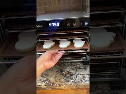 This works like a dream! I didn’t see any reviews for using it as a cookie dehydrator so