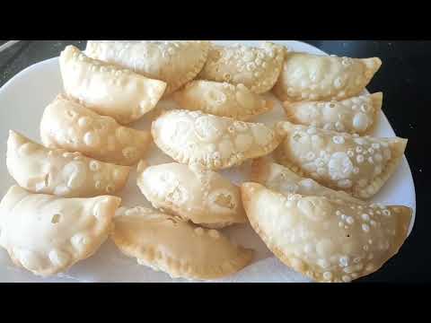 Karanji Recipe | जिभेवर विरघळणारी करंजी रेसिपी | Karanji Recipe in Marathi