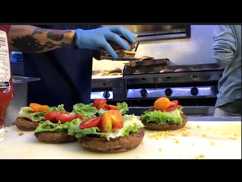 Famous Burger Food Trucks in Taipei / 必追！超好吃的漢堡餐車 - Taiwanese Street Food