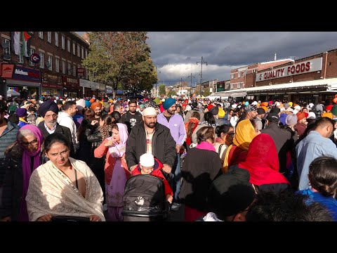 Walking in Southall on Punjabi Sikh Nagar Kirtan day | 1000's of Sikhs in London's "Little Punjab"