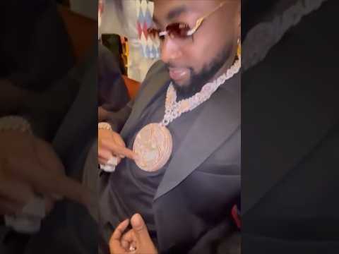 Davido Bought expensive Diamond chains  Worth £500,000🟰N577 Million TIMELESS PIECE  #davido #short