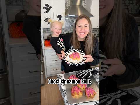 Ghost Cinnamon Roll Hack for Halloween #Shorts #GhostCinnamonRolls #CinnamonRollHack #Halloween2024