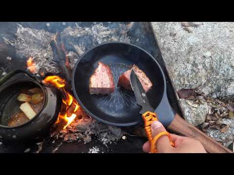 Bushcraft and solo camping in the deep mountains