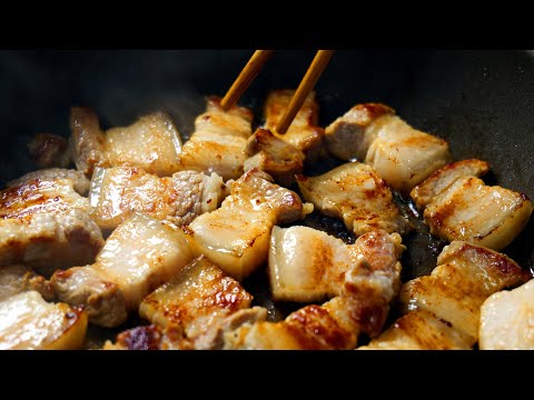 Roast pork belly in a non-stick pan at home, add a fairy side dish, and eat it in minutes