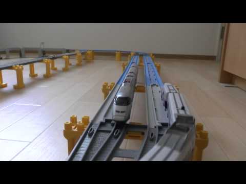 Create a course with Plarail Advance E 2 system Yamabiko · E 3 system Tsubasa elevated rail