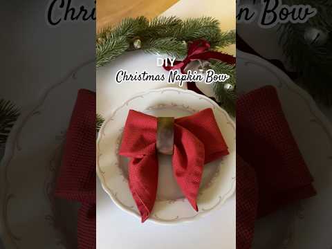 Make this easy napkin bow for your Christmas table🎀✨