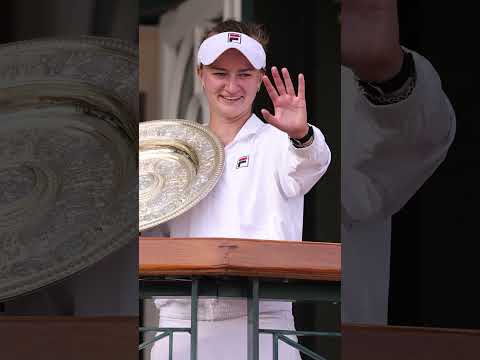 Presenting the trophy to the fans 🏆 #Wimbledon #Shorts #Tennis