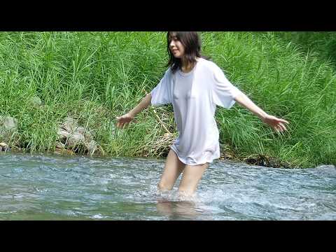 Camping soaking wet in a cold river. feels like 40℃ (104°F), Japanese Camping Girl