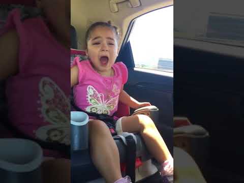 Baby cries to go to the dentist