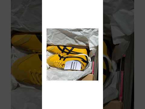 onitsuka tiger in yellow black #fashionblogpost #unboxing #shoes #onitsukatiger #shoesunboxing #fyp