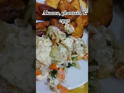 HOMEMADE NIGERIAN AKAMU, PLANTAINS & EGGS #pap #akamu #plantain #friedplantain #eggs