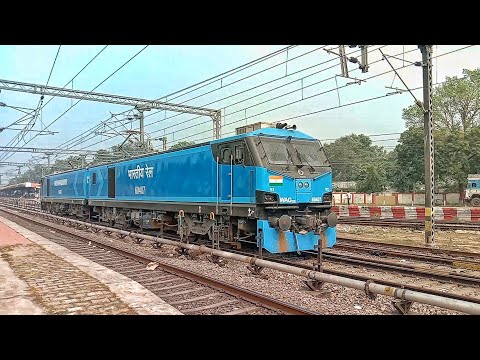 Wag12 Going to Join Another Train Coach | Single Wag12 Passing Bareilly Junction#uniquetrainengines