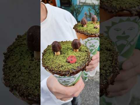 Crepe in a flowerpot that can be mistaken for the real thing