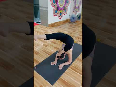 Scorpion pose / advance yoga / arm balance yoga posture / #yoga #yogalife #yogaposes #yogaasana