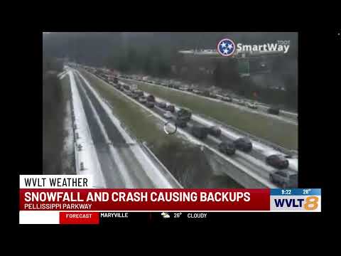 LIVE: Snow fall and crash on Pellissippi Parkway causing backups