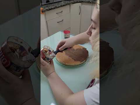 ПРИГОТОВИЛА САМЫЙ ЛЕНИВЫЙ ТОРТ В МИРЕ #shorts #cooking #готовка