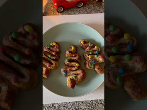 CHRISTMAS BAKING | CINNAMON BUN CHRISTMAS TREES 🎄 #christmasbaking #bakewithme