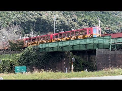 京都　トロッコ列車　嵐山　嵯峨駅　亀岡駅　2022年10月31日　紅葉状況　Trolley train