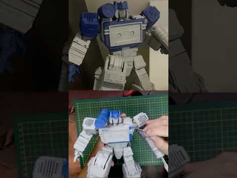 Painting Soundwave 3D Printed