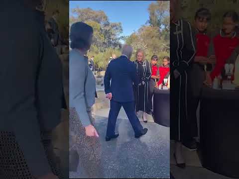 King Charles and Queen Camilla walk arm-in-arm in The Australian Botanic Gardens | HELLO!