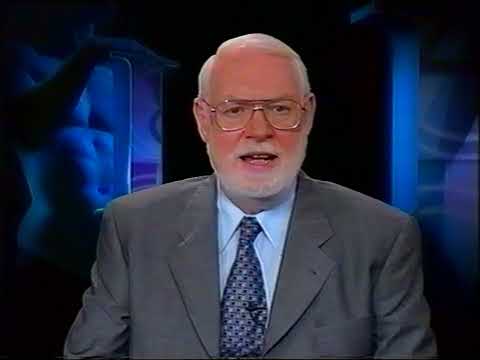 David Stratton introducing Nosferatu on SBS (1999)