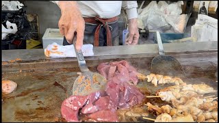 100,000 people a year visit this little barbecue stall! Japanese street food