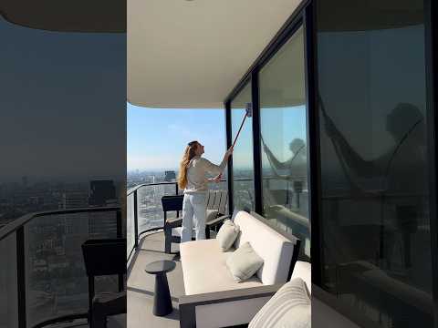 *SATISFYING* WINDOW WASHING! #asmr #cleaning #cleaninghacks #homecleaning #apartment #satisfying