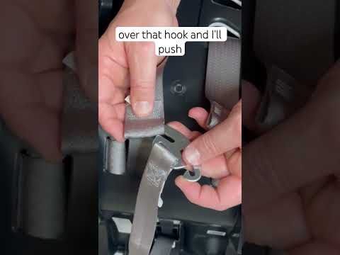 How to connect the should strap on the Chicco KEYFIT Car Seat