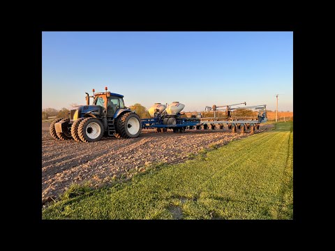 iowANFarmer live with the Kinze Planter! (And Molly!)