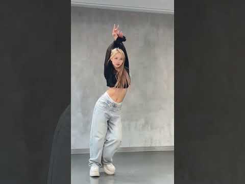 #Ad Lisa 'New Woman' Dance Cover #NewWomanChallenge #LISAxNewWoman