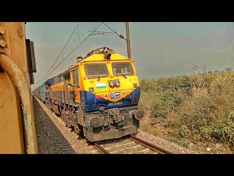 Diesel and Electric Locomotive Freight Trains Crossing | WDG4D Superfast Train#uniquetrainengines