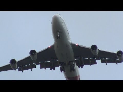 Qantas Boeing 747-400 (ER) at AKL ✈ Backyard Plane Spotting