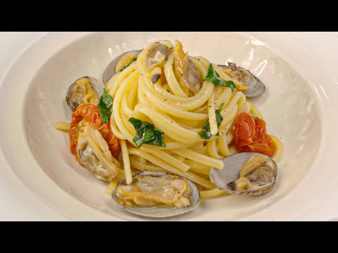 Combination of Clams and Tomatoes will take you to Italy right away [Homemade Vongole Pasta Recipe]